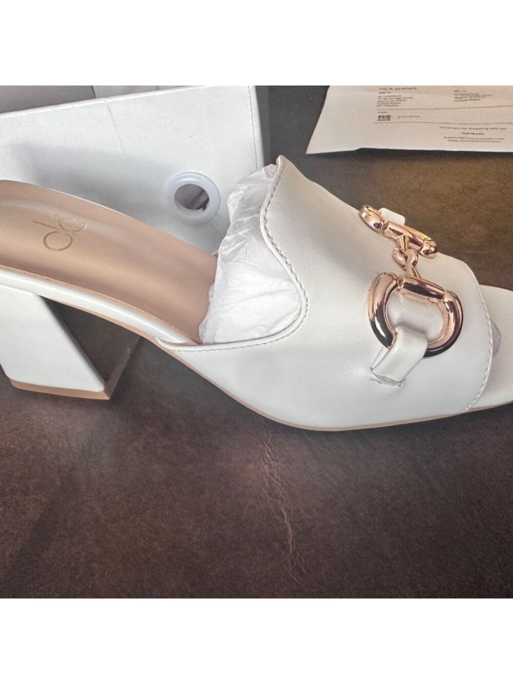 NEW in box Ola Shoes Anna Mules in white with gold chain detail 7